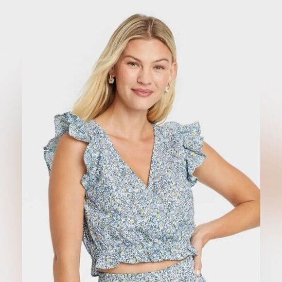 Universal Thread Women's Flutter Sleeve Crop Wrap Top Blue Floral NWT XXL - Picture 11 of 11